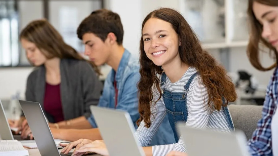 Day School vs Boarding School in India Which is Better