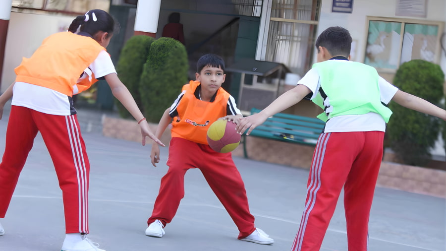 Extracurricular Activities, Clubs & Student Life